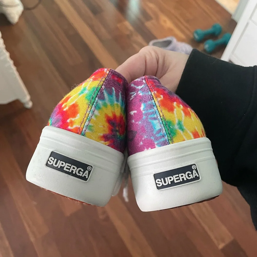 Brand New Superga Tie Dye Woman’s 7 Platform Sneaker - Picture 4 of 4